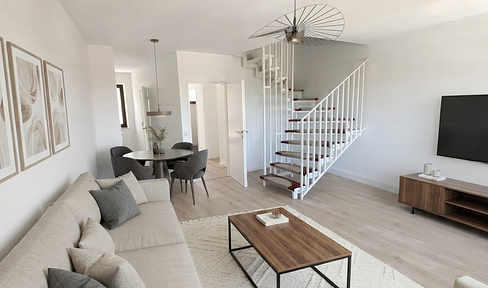 Bright 3-room maisonette apartment in the heart of Korschenbroich-Kleinenbroich, available commission-free.