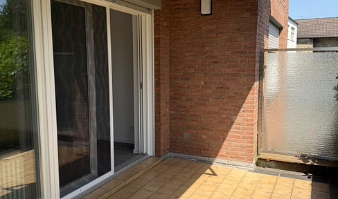 Beautiful and quiet 3-room apartment with a guest toilet and bathroom, including a balcony, spanning 98 square meters.