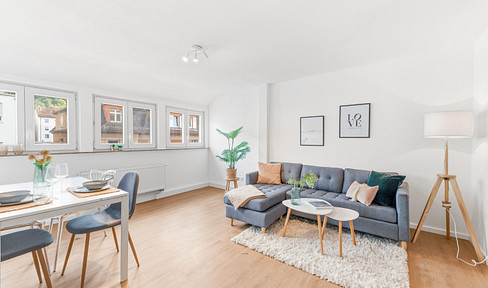 Frisch renovierte Dachgeschosswohnung mit Weitblick über Stuttgart – Lehenviertel, provisionsfrei