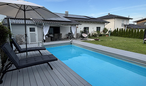 Bungalow mit PV und Pool