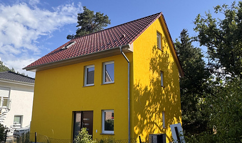 Haushälfte Neubezug mit Garten : 2- und oder 4-Zimmer-Wohnung in Berlin-Mahlsdorf