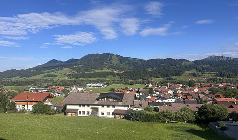 Wohnen mit Panoramablick - gepflegte 2-Zimmer-Wohnung in erhöhter Lage von Wertach