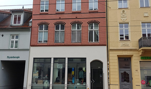 Residential and commercial building in the city center, directly from the owner.