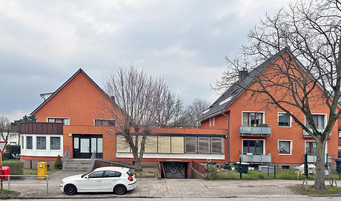 Bürofläche oder Arztpraxis mit Tiefgarage/Lagermöglichkeiten, 145 m², zu vermieten.