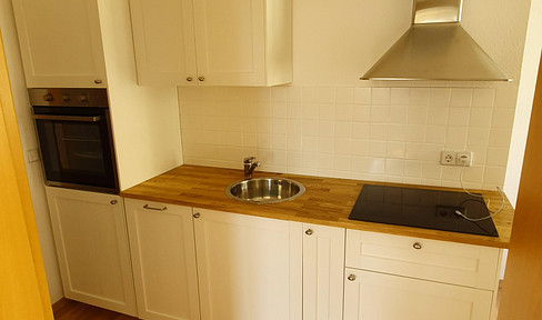 Also suitable for shared living. Stylish 2-room apartment with a balcony and fitted kitchen in Leipzig.