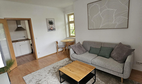 Voll möblierte und stilvolle 2-Zimmer-Wohnung mit Balkon in Leipzig