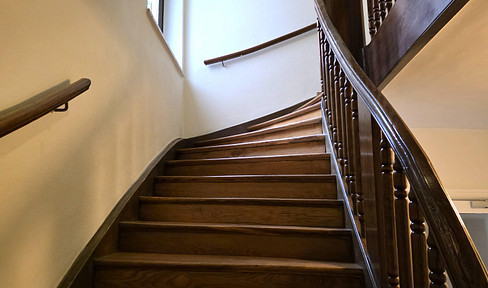 2-room apartment in Neuhausen: Character apartment with potential.