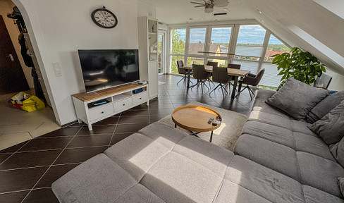 Traumhafte 4-Zimmer-Dachgeschosswohnung mit Panoramablick, Klimaanlage & Carport