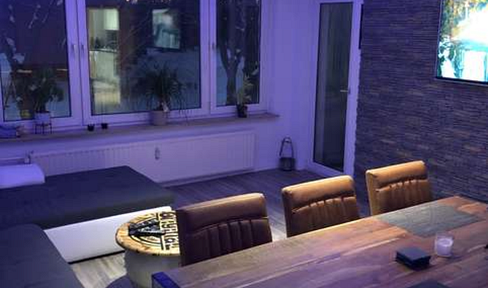 Vollständig renovierte Wohnung mit drei Zimmern sowie Balkon und Einbauküche in Salzgitter