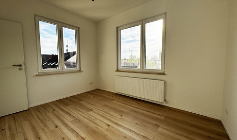 No fees & brand new after renovation | Bright 3-room apartment | Private garage available (optional).