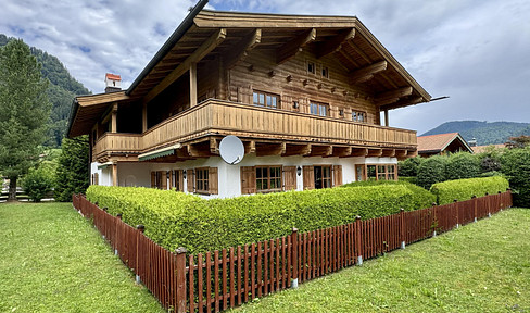 Wunderschöne 4-Zimmer-Wohnung mit traumhaftem Bergblick und 2 großzügigen Hobbyräumen!