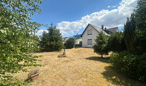 Charming house with a large garden, located in a prime area of Homburg – Birkensiedlung (near the university).