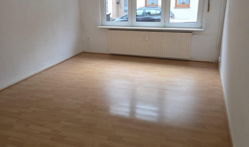 Beautiful, bright ground-floor apartment with its own garden area.