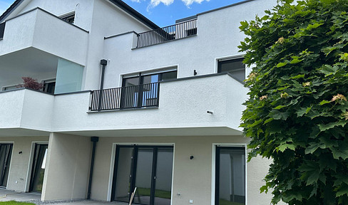 Exclusive penthouse apartment, available for the first time (EH40/QNG), featuring a large rooftop terrace.