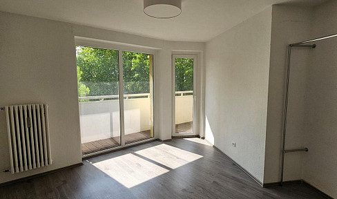 Wohnen mit Wohlfühlfaktor: Lichtdurchflutete 2-Zimmer-Oase mit großzügigem Balkon