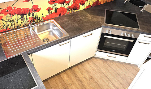 Newly renovated 3-room apartment, bright with a distant view - available immediately or as an investment property.