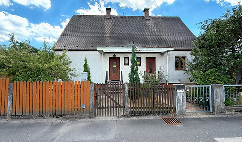 2 Doppelhaushälften / 2-Familienhaus * in Feucht