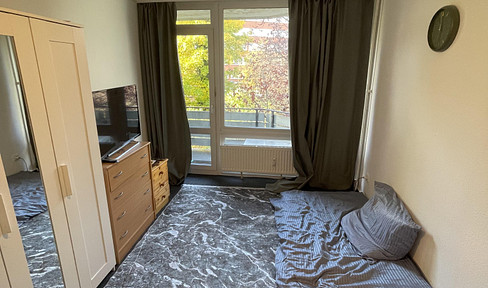 One-room apartment with balcony in Barmbek.