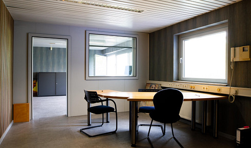 Moderne Gewerbefläche mit Büro, Lager und eigener Sanitärausstattung