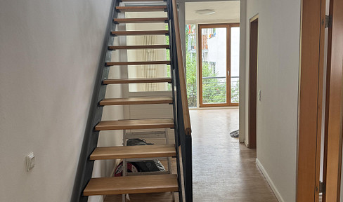 Charmante und lichtdurchflutete Maisonette-Wohnung im begehrten Auenviertel in Köln-Rodenkirchen