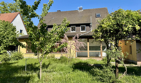Großzügiges Einfamilien- oder Mehrgenerationen Haus  in Rückersdorf – 995 m² Traumgrundstück