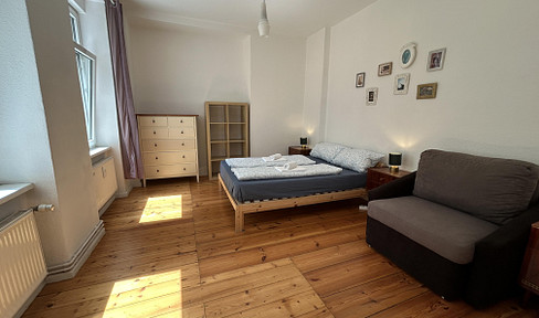 Spacious, loft-style apartment in the Helmholtzkiez district, with a separate bedroom, available immediately.