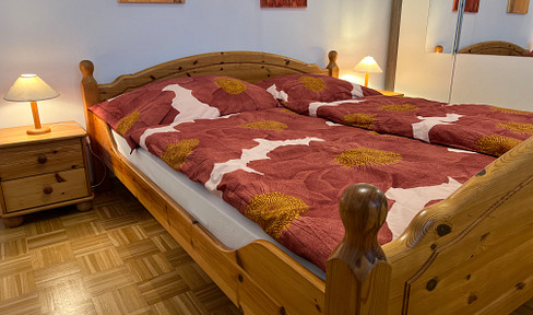 Sunny 2-room apartment.