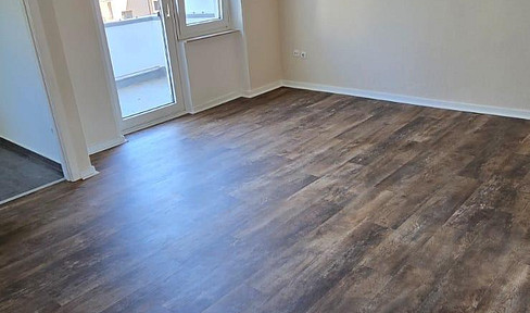 wunderschöne 3 Raum Wohnung mit Balkon und Gartennutzung frisch renoviert  Hobeisenstr