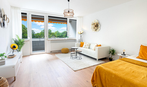 FRESHLY RENOVATED 1-ROOM APARTMENT with balcony & fitted kitchen – NO COMMISSION & AVAILABLE IMMEDIATELY.