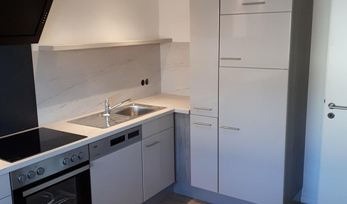 Accessible bungalow located in a residential and industrial area, close to the A1 motorway.