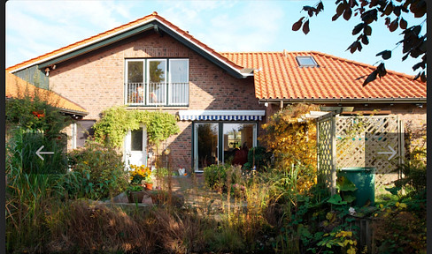 Bungalow with various potential uses.