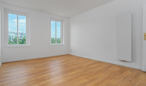 Erstbezug nach Kernsanierung 2-Zimmer-Altbau mit Wohnküche, Bad und Balkon in Berlin-Köpenick