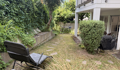 Sunny 3-room apartment with a garden and views of the vineyards.