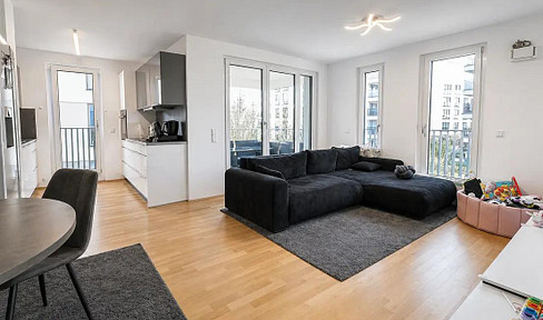Neuwertige 3-Zimmer-Wohnung mit Balkon, zwei Bädern & TG-Stellplatz