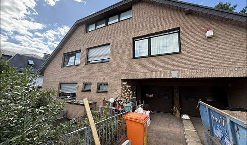 137 m² maisonette apartment in a two-family house – 4 rooms, a large open-plan kitchen and living area, 2 bathrooms, and a private entrance.