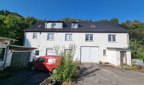 Wohngebäude mit 4 Wohneinheiten, großem Garten- und Hofgrundstück sowie separatem Gewerbegebäude