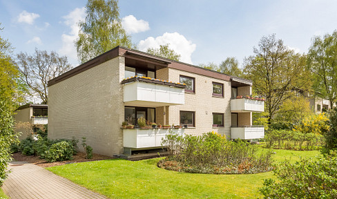 Blankenese: Modern, quiet 5-room apartment on the ground floor/raised ground floor, including 2 rooms, a sauna, and a shower room in the basement.