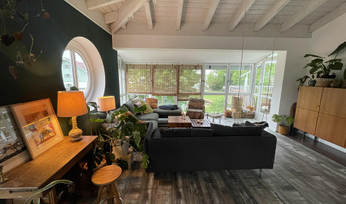 Prime location on the shore of Lake Ammersee.