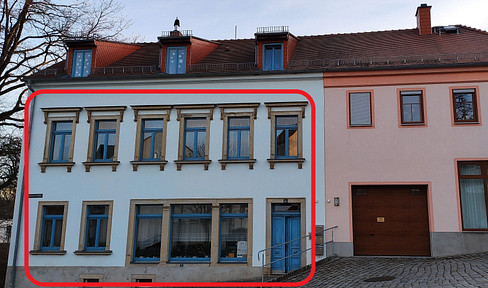 145 m² Altbauwohnung mit Schlossblick und eigenem Garten