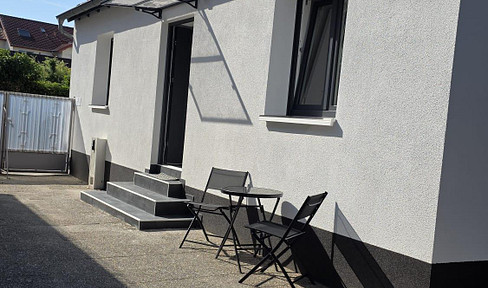Modernized detached house in Sandhausen – with terrace, garage, and smart home features – no commission fees.