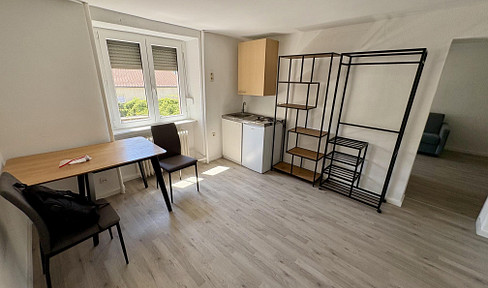 Renovierte und teilmöblierte 2-Zimmerwohnung in top Lage, nähe Berger Straße!