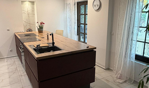 204 m² with 4 bedrooms, terraces, a wellness area, and 2 parking spaces – no commission fees.