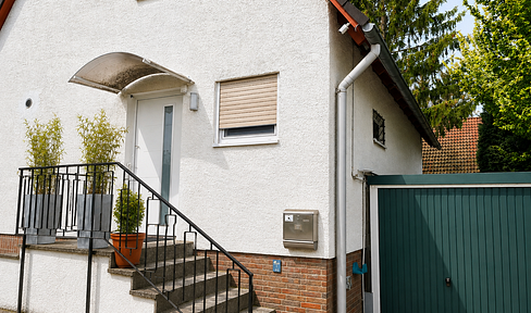 Detached house in Rudow – 154 m², terrace, garden, and garage.