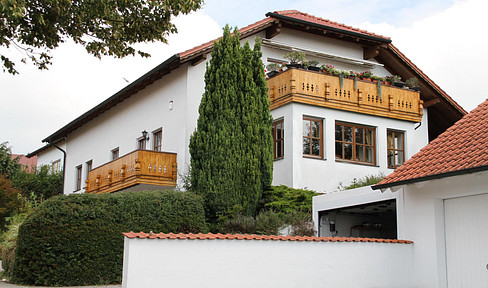 Dream apartment with a garden in a prime residential location, at the end of a cul-de-sac, with views of the Alps, and featuring a photovoltaic (PV) system.