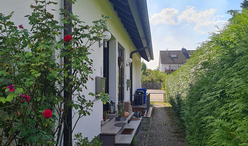 5 Zimmer Erdgeschoss-Wohnung mit Garten und separaten Eingang im OT Alzenau