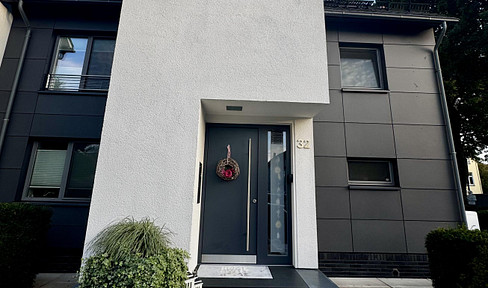 Großzügiges Familienhaus mit 214 m², Wintergarten & Naturpool/ohne Provision