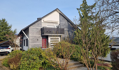 Dreifamilienhaus/Mehrgenerationenhaus/wohnen und arbeiten unter einem Dach