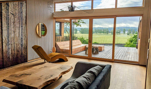 Traumhaftes Loftstudio mit grandiosem Blick in die Horlofftal-Auen.  Neubau Erstbezug. Möbliert.