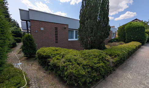 Architekten-Bungalow mit Indoor-Pool in Limburgerhof