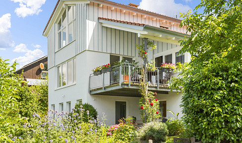 Architect-designed house for sale, offering breathtaking views of Northeim and the Leine Valley.